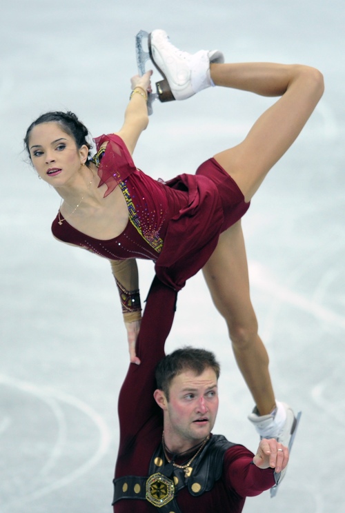 Фоторепортаж о выступлении Веры Базаровой и Юрия Ларионова на сочинском Гран-при. Фото: Julian Finney/Getty Images Фоторепортаж о выступлении Веры Базаровой и Юрия Ларионова на сочинском Гран-при. Фото: Julian Finney/Getty Images
